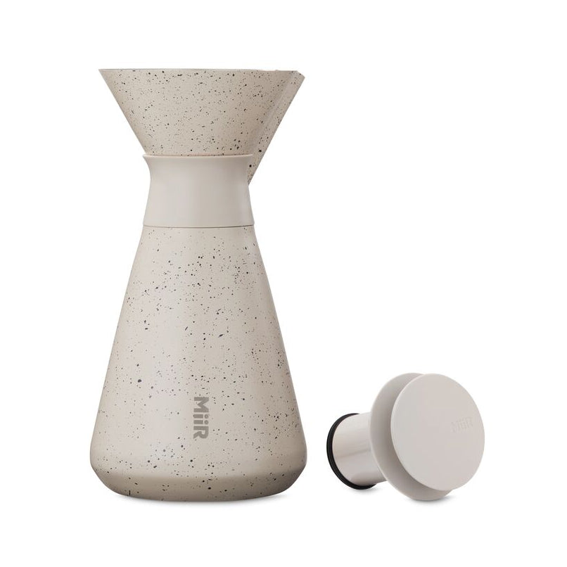 new-standard-carafe-d1 WebPDP-33oz_New_Standard_Carafe_Desert_Tan_Speckle_Studio__CAR1SVOS224_Front_Lid_Staged.jpg