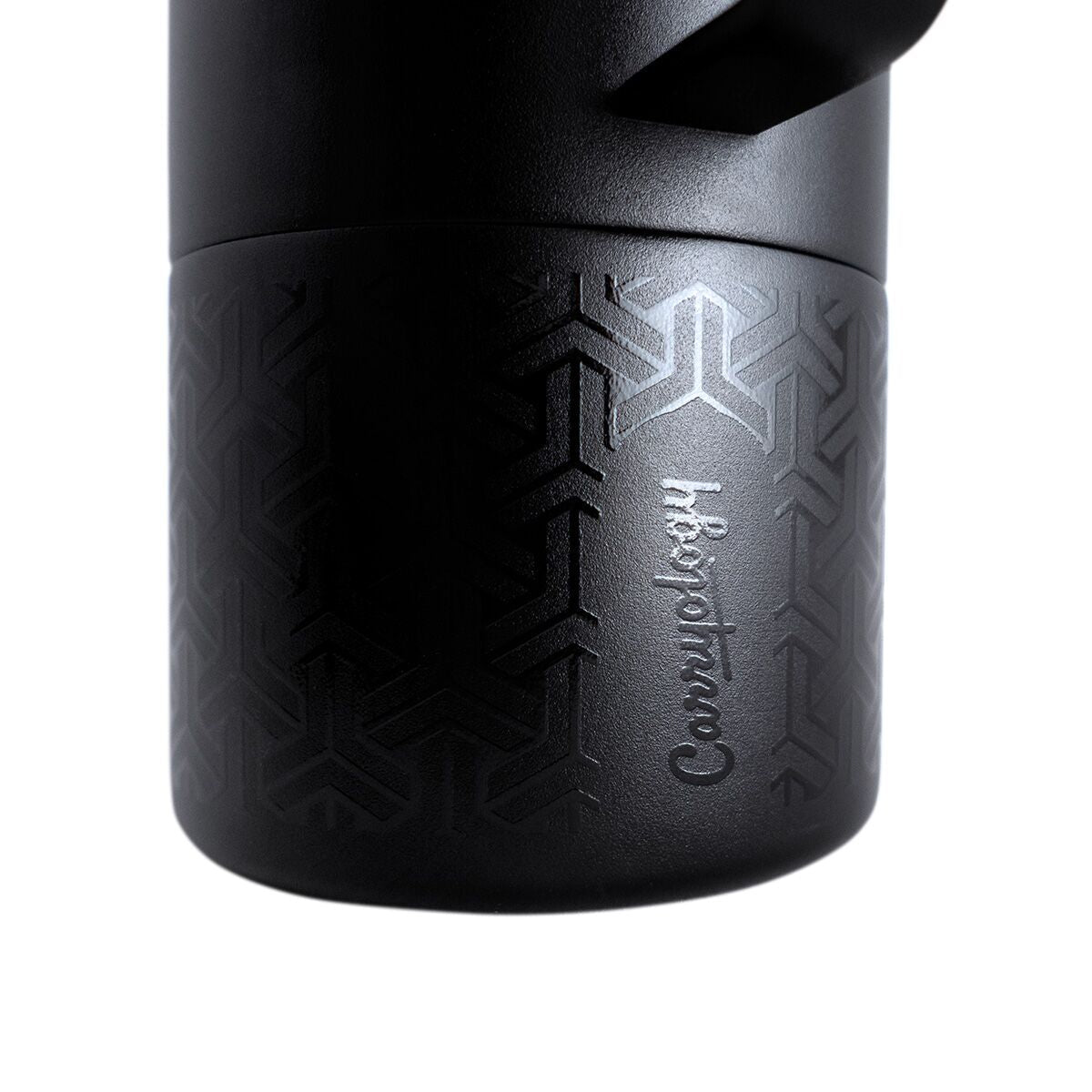 miir-x-carryology-tomo-w0 WebPDP-MiiR_x_Carryology_Tomo_Studio_Closeup__TOM1SV33402_12.10.25.jpg